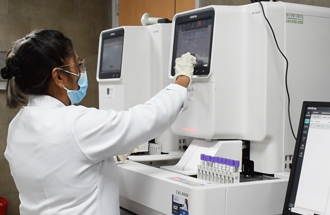 Con una inversión de un millón de dólares, Gobierno Nacional renueva equipos con tecnología de punta para el área de Laboratorio del Hospital General Manta